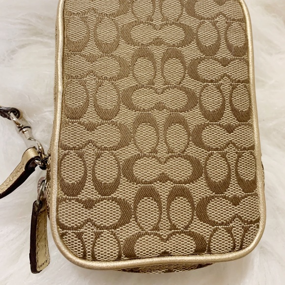 Coach Pouch with Wristlet Strap 🤎 - Picture 3 of 3